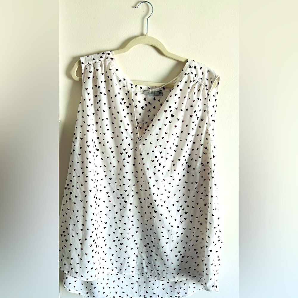 PAPER HEARTS 💞 SLEEVELESS BLOUSE PLUS SZ !